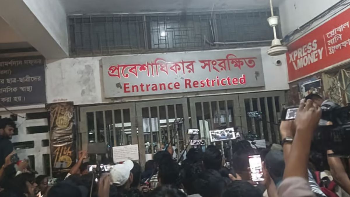 ডাকসু নির্বাচনের ভোট গণনা চলছে, সতর্ক আইনশৃঙ্খলা বাহিনী