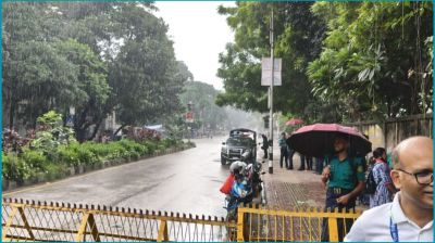 ডাকসু নির্বাচনে বৃষ্টির বাগড়া