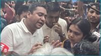 টিএসসি কেন্দ্রে নির্বাচনী কর্মকর্তাদের সঙ্গে ছাত্রদলের বাগবিতণ্ডা