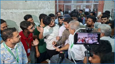 জাকসু নির্বাচনে পাল্টাপাল্টি অভিযোগ, জরুরি সংবাদ সম্মেলন ডেকেছে ছাত্রদল