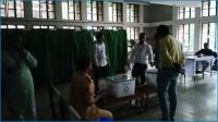 জাবি ১০ নম্বর হলে বিদ্যুৎ বিভ্রাট, অন্ধকারে চলছে ভোটগ্রহণ