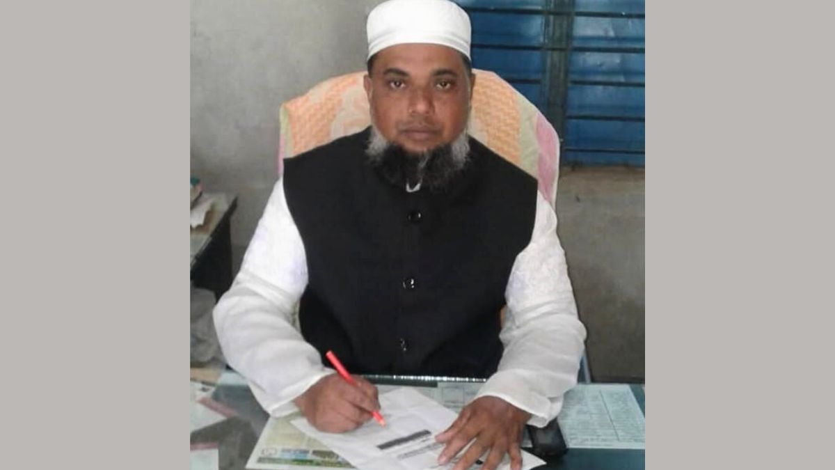 শাহরাস্তি মডেল মহিলা মাদ্রাসার সভাপতির পদ থেকে ওলামালীগ নেতার পদত্যাগ