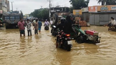 পাহাড়ি ঢলে মহারশি নদীর বাঁধ ভেঙে নিম্নাঞ্চল প্লাবিত