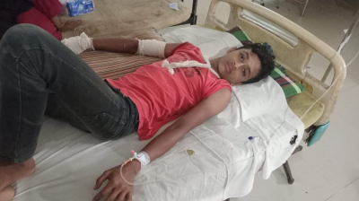 মামলা তুলে না নেওয়ায় বাদীর ছেলেকে কুপিয়ে জখমের অভিযোগ