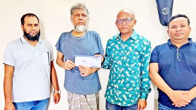 ক্যান্সার রোগীকে শাহ্জালাল ইসলামী ব্যাংকের ৫ লাখ টাকার অনুদান