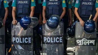 আ.লীগের মিছিলের সময় দায়িত্বে অবহেলা, ৩ পুলিশ কর্মকর্তা বরখাস্ত