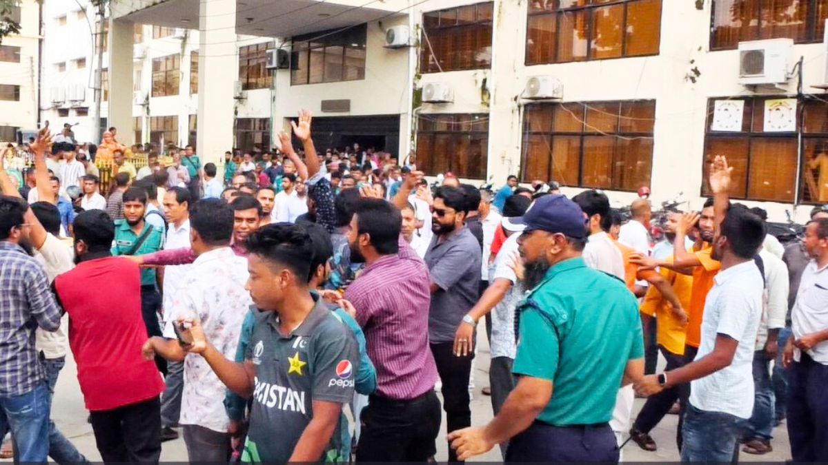 সাংবাদিককে তুলে নিয়ে মারধর, রসিকের প্রধান নির্বাহীর প্রত্যাহার দাবি