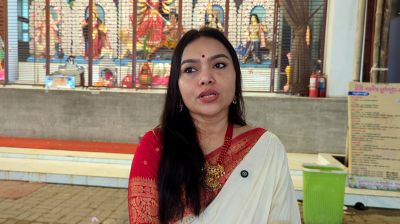 ‘ধীরে ধীরে উদ্বেগ কেটে যাচ্ছে’ পূজা নিয়ে উচ্ছ্বসিত ঢাকেশ্বরী মন্দিরে আসা হিন্দুরা