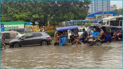রাজধানীতে মুষলধারায় বৃষ্টি, সড়কে জলাবদ্ধতা