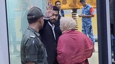 চিকিৎসার জন্য সিঙ্গাপুরের পথে নুরুল হক নুর