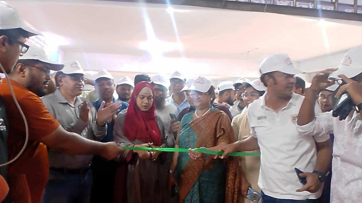 জবি ছাত্রদলের উদ্যোগে ৩ দিনব্যাপী জরুরি স্বাস্থ্যসেবা ও ওষুধ বিতরণ