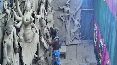 ঝিনাইদহের শৈলকুপায় দুর্গাপূজার ৬টি মূর্তি ভাঙচুর, সিসিটিভি ফুটেজে দেখে মানসিক প্রতিবন্ধী আটক