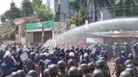 আশুলিয়ায় নাসা গ্রুপের শ্রমিকদের বিক্ষোভ, জলকামান ছিটিয়ে সড়ক থেকে সরাল পুলিশ