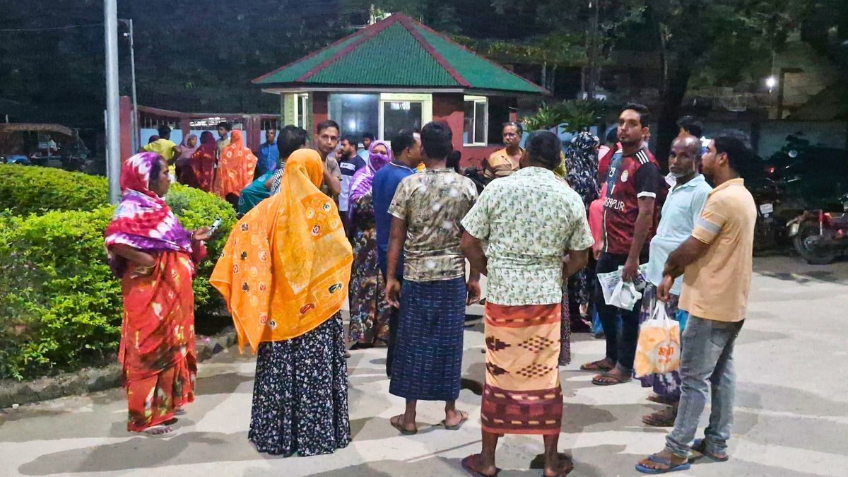 চাঁপাইনবাবগঞ্জে ভুয়া এনজিও খুলে ৩ কোটি টাকা আত্মসাৎ, আটক ৫