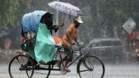 ঢাকায় হালকা বৃষ্টির সম্ভাবনা, কমবে না গরম