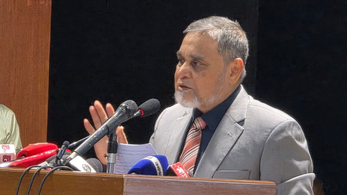 নির্বাচনে কোনো দলের পক্ষ হয়ে কাজ করা চলবে না : সিইসি