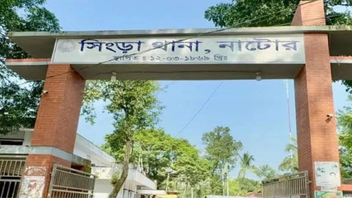 পূজামণ্ডপের সামনে মাতলামি, দেশীয় অস্ত্রসহ যুবক গ্রেপ্তার