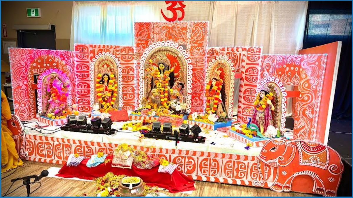 কানাডার সাস্কাটুনে বর্ণিল আয়োজনে দূর্গাপূজা