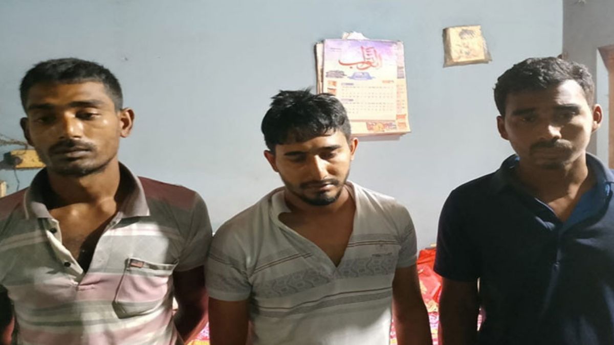 পাখি শিকারে নিষেধ করায় যুবক গুলিবিদ্ধ, আটক ৩