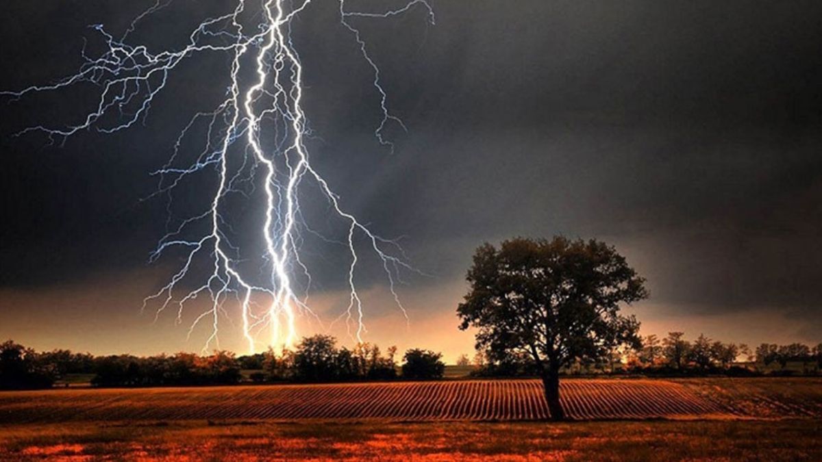 কুমিল্লায় বজ্রপাতে নারীসহ ৩ জনের মৃত্যু