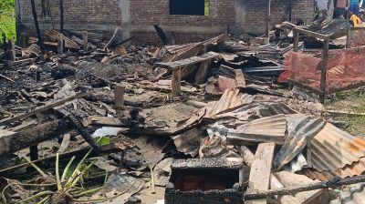 কলাপাড়ায় অগ্নিকাণ্ডে ৫ দোকান পুড়ে ৪০ লাখ টাকার ক্ষতি