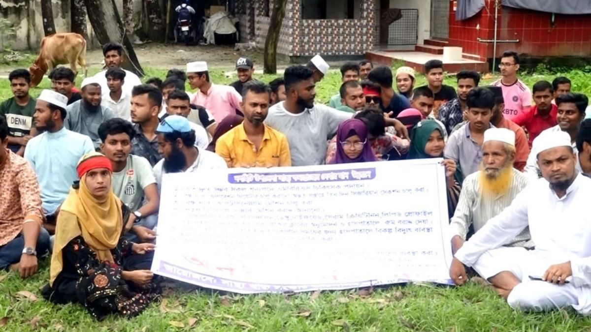 ঝালকাঠিতে স্বাস্থ্যখাত সংস্কারের দাবিতে অবস্থান কর্মসূচি