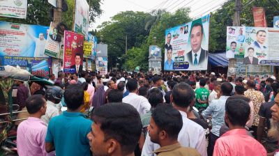 শেরপুরে আ.লীগ নেতা চন্দন পালের জামিনের প্রতিবাদে আদালত চত্বরে অবস্থান