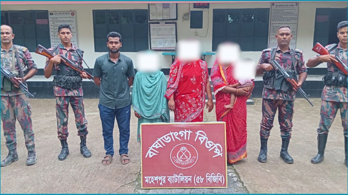 ঝিনাইদহ সীমান্তে নারী-শিশুসহ গ্রেপ্তার ১১