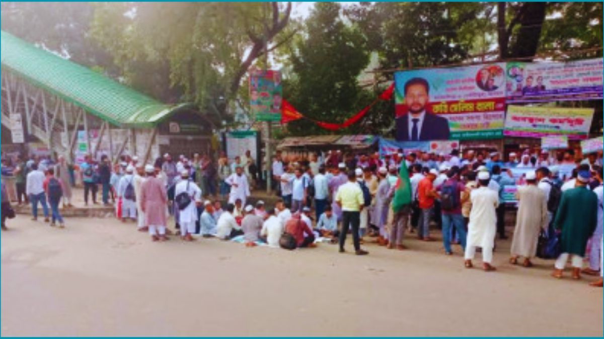 প্রেসক্লাবের সামনে জড়ো হচ্ছেন শিক্ষকরা, আসতে পারে কর্মবিরতি