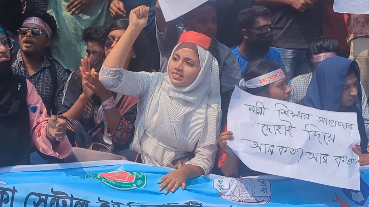 ‘সরকারকে আর এক সেকেন্ডও সময় দিতে চাই না’