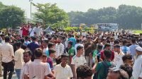 টাঙ্গাইল জেলাকে ঢাকা বিভাগের সঙ্গে রাখার দাবিতে মহাসড়ক অবরোধ