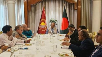 জুলাই সনদ নিয়ে রাজনৈতিক দলগুলোর সঙ্গে বৈঠকে প্রধান উপদেষ্টা