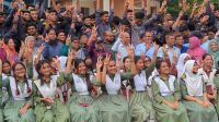 জিপিএ ফাইভে এগিয়ে ঢাকা, কমেছে পাসের হার