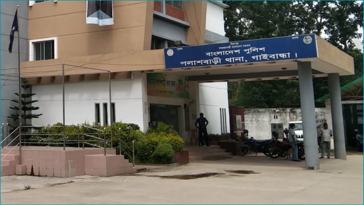 গাইবান্ধায় বাসের চাপায় মোটরসাইকেল আরোহী নিহত