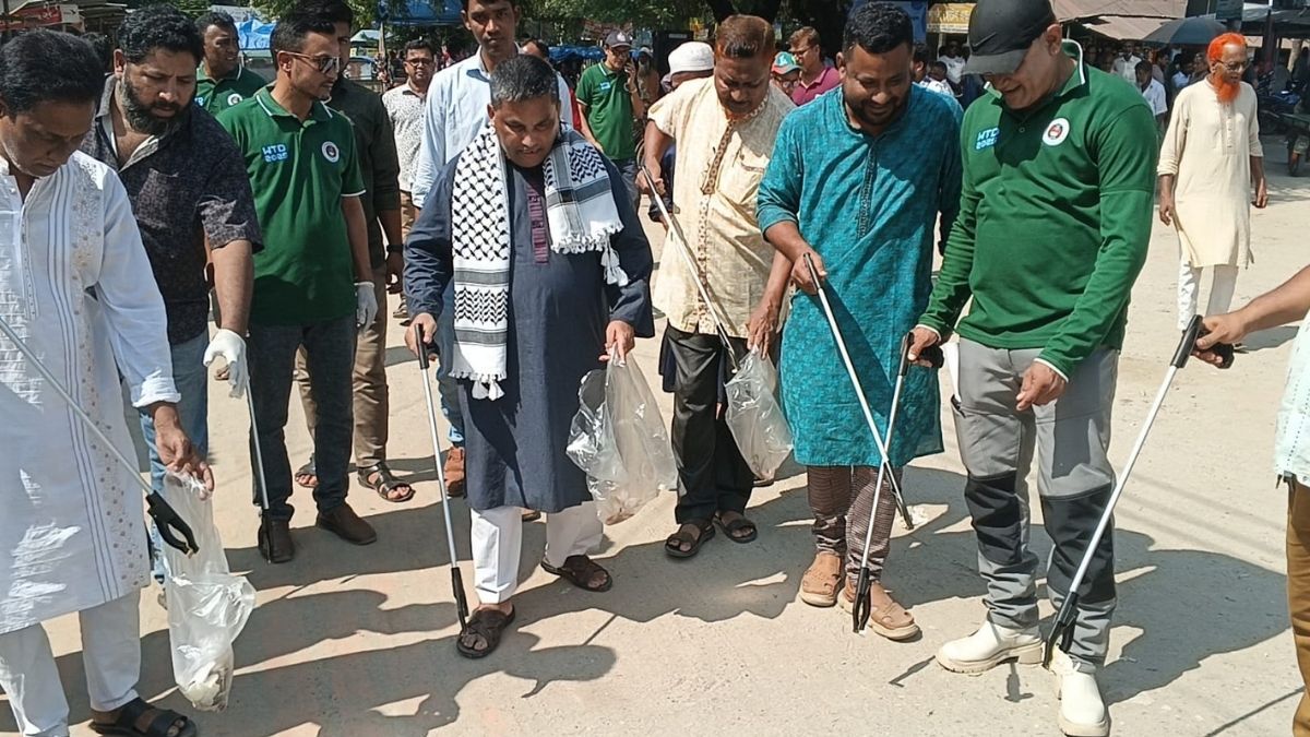 পর্যটন উন্নয়নে তেঁতুলিয়ায় পরিচ্ছন্নতা ও ডাস্টবিন স্থাপন