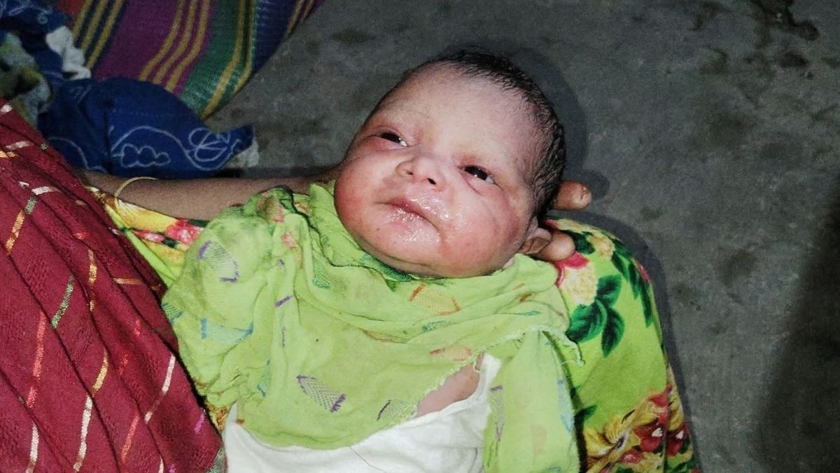 বিদ্যালয়ের পরিত্যক্ত কক্ষে মানসিক ভারসাম্যহীন নারীর সন্তান প্রসব