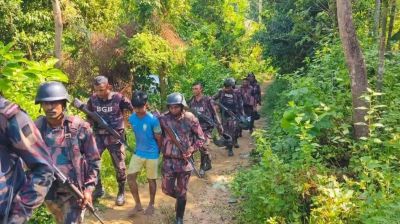 টেকনাফে মানবপাচারকারীর আস্তানায় বিজিবির অভিযান, ৬ জিম্মি উদ্ধার