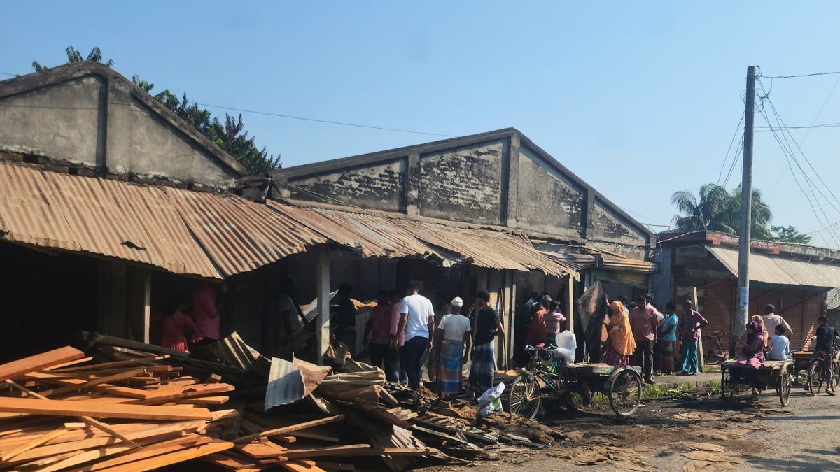 ধানের গুদাম ও কাঠের কারখানা পুড়ে ক্ষতি অর্ধকোটি টাকা