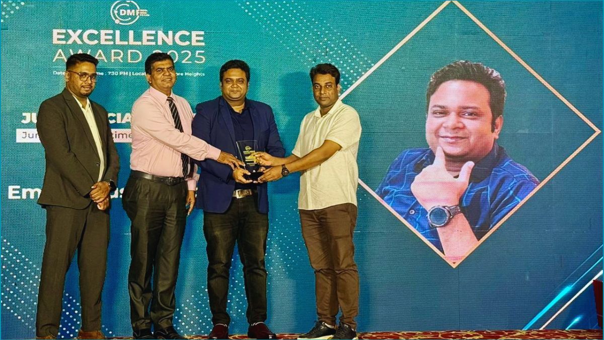 ‘কক্সবাজারের সুইজারল্যান্ড’ ভিডিওর এক্সিলেন্স অ্যাওয়ার্ড পেলেন ইমন