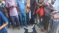 মেট্রোরেলের পিলার থেকে বিয়ারিং প্যাড পড়ে পথচারীর মৃত্যু