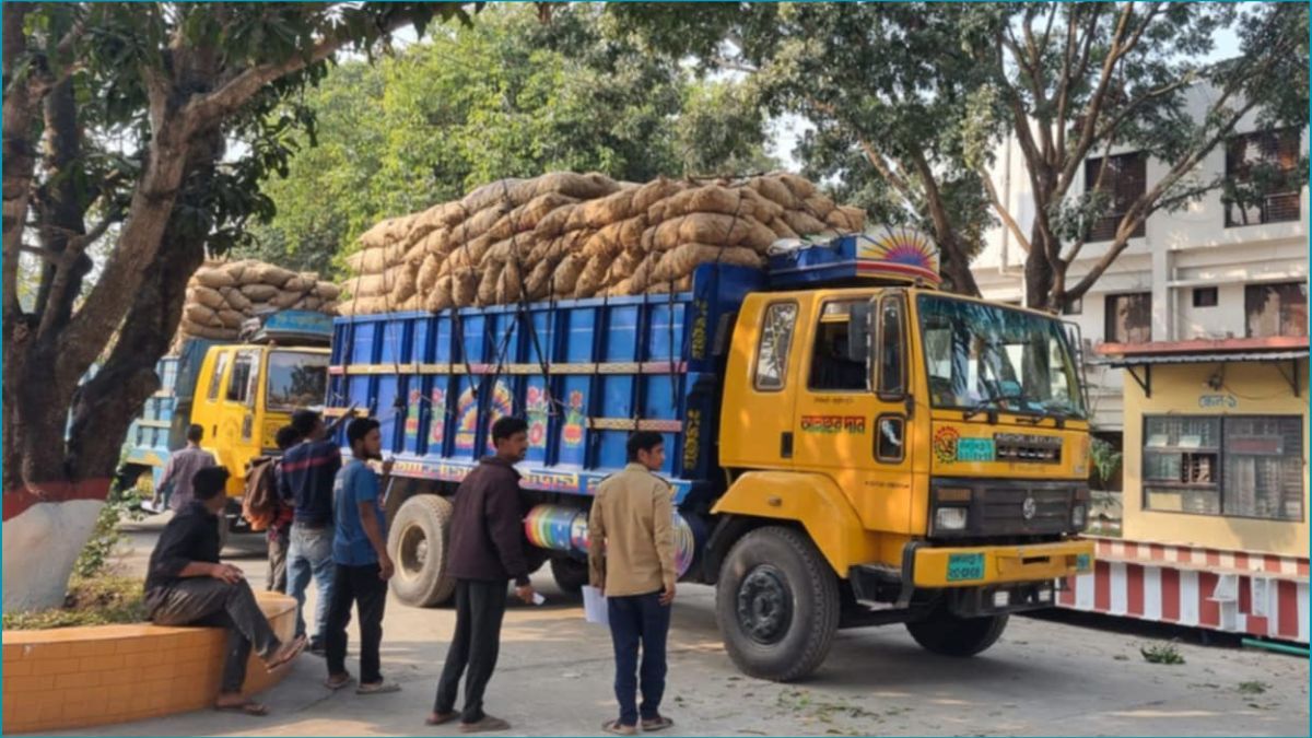 নেপালে আরও ১০৭১ টন আলু রপ্তানি