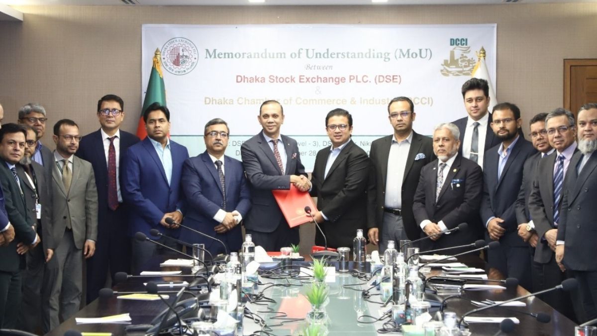 পুঁজিবাজার উন্নয়নে ডিএসই ও ডিসিসিআইয়ের সমঝোতা স্মারক স্বাক্ষর