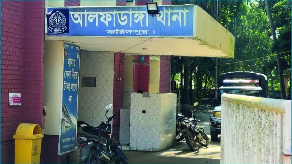 অনৈতিক কাজে জড়িত থাকায় তরুণ-নারীর কারাদণ্ড