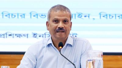 দ্রুতই গণভোটের সিদ্ধান্ত দেবেন প্রধান উপদেষ্টা : আসিফ নজরুল
