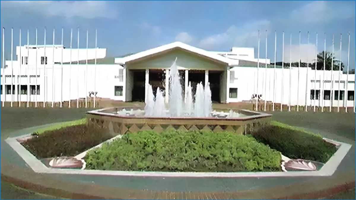 ‘অপরিহার্য কারণ’ ছাড়া নির্বাচন পর্যন্ত বিদেশ ভ্রমণ না করার নির্দেশ
