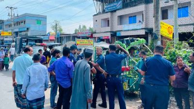 টাঙ্গাইলে উল্টোপথে অটোরিকশা, নিহত ২