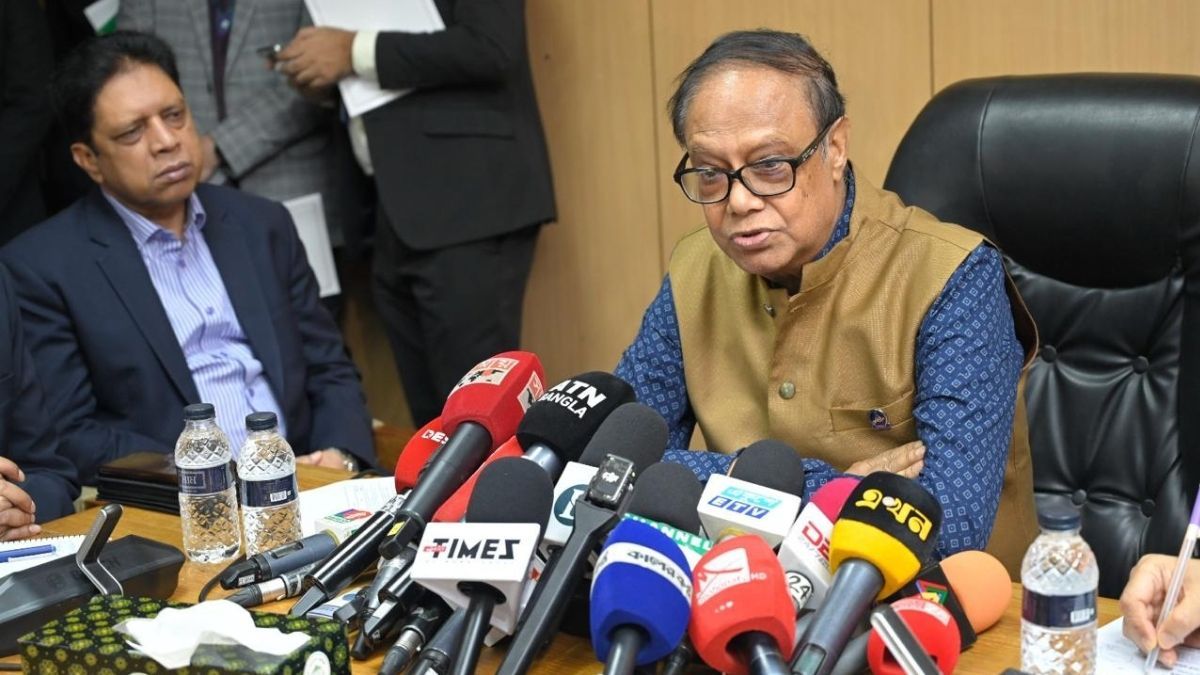 শিগগিরই দুর্বল ব্যাংক থেকে টাকা তুলতে পারবেন গ্রাহকরা : গভর্নর