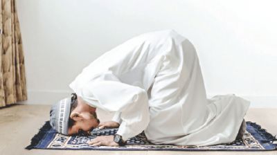 নফল নামাজ বাসা-বাড়িতে আদায় করা উত্তম