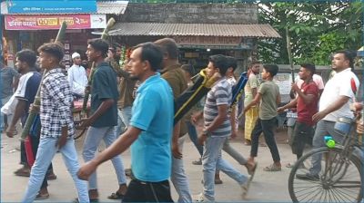 আলফাডাঙ্গায় বিএনপির কমিটিকে ‘আ.লীগ পুনর্বাসন’ আখ্যা দিয়ে একাংশের লাঠি মিছিল