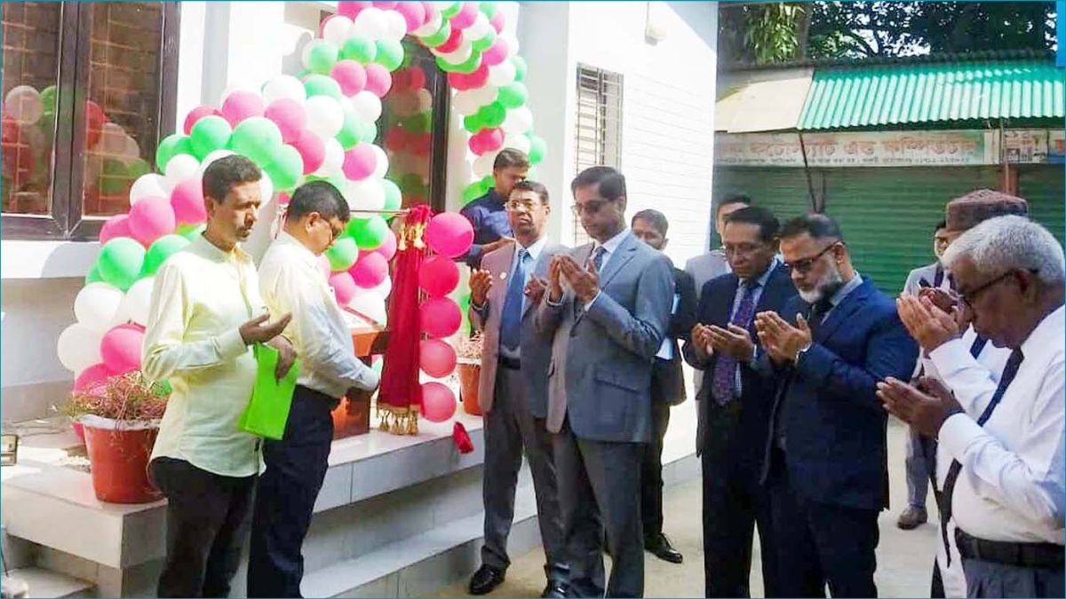 টাঙ্গাইল আদালতে বিচার প্রার্থীদের আধুনিক বিশ্রামাগার উদ্বোধন